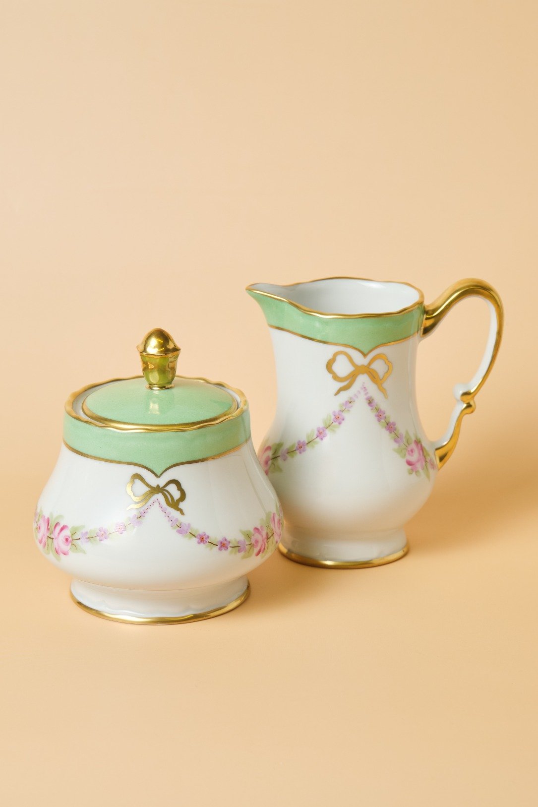La Ronde des Roses sugar bowl and creamer